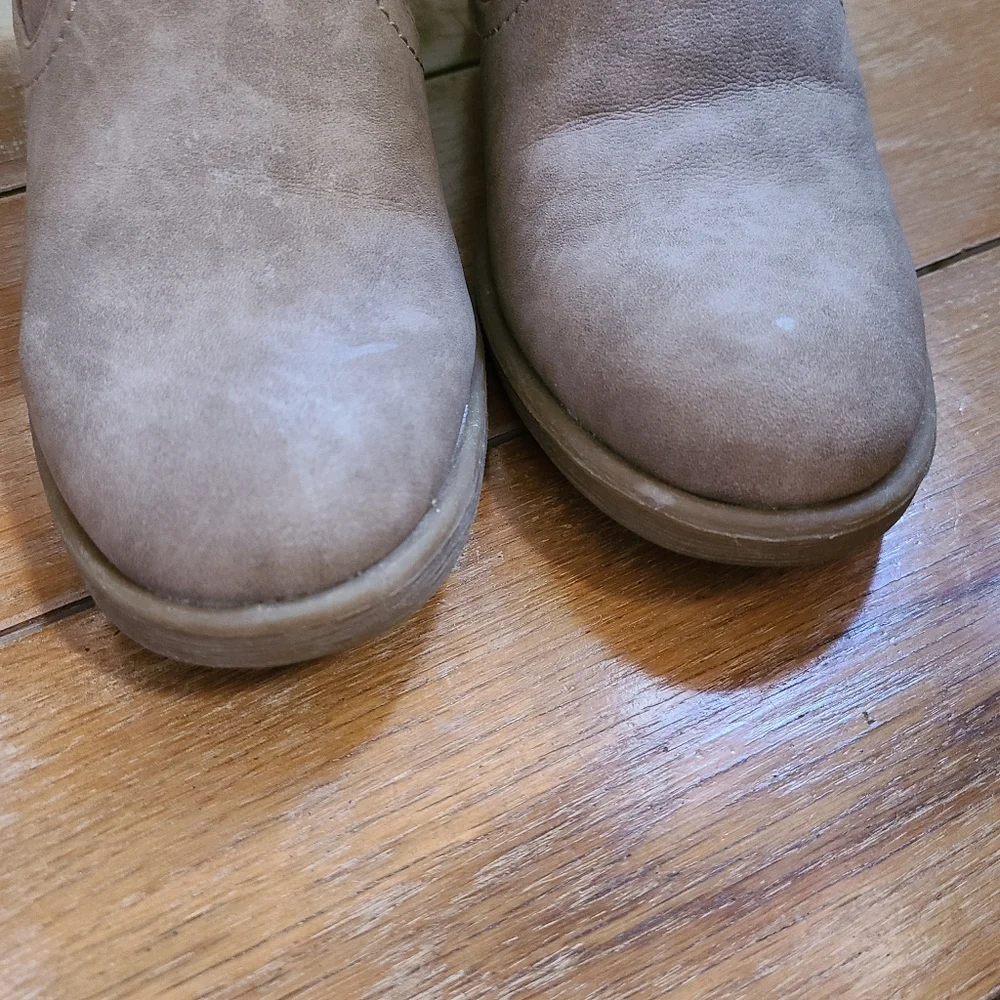 G by Guess Lezlee Zip Up Boots Tan Beige Size 9 - Picture 4 of 13